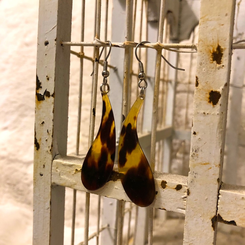 Tortoise Teardrop Shaped Dangle Earrings